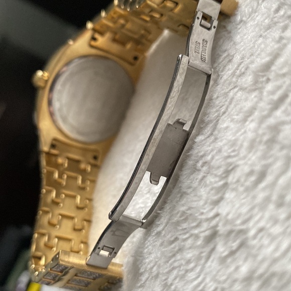 Bulova phantom crystal watch - Picture 3 of 3